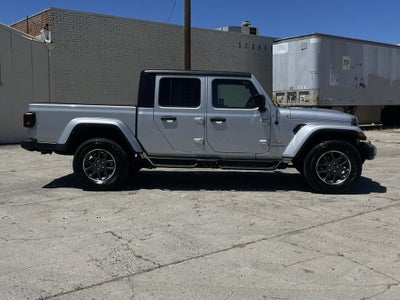 2022 Jeep Gladiator Overland