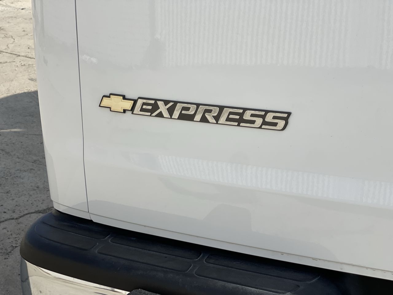 2024 Chevrolet Express Cargo 2500 WT