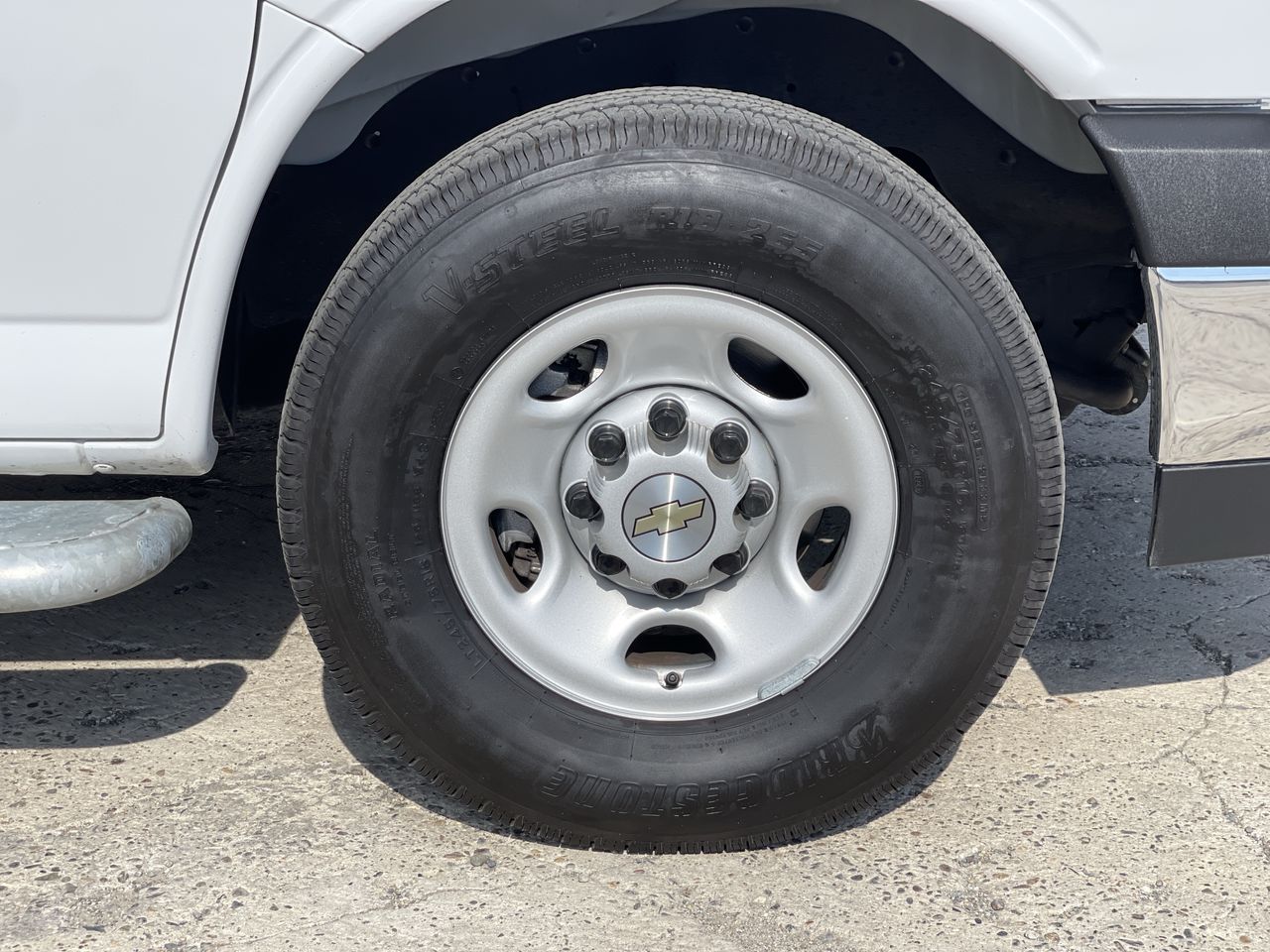 2024 Chevrolet Express Cargo 2500 WT