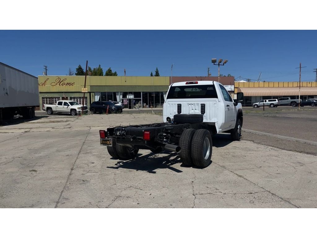 2026 GMC Sierra 3500 HD Chassis Cab Pro