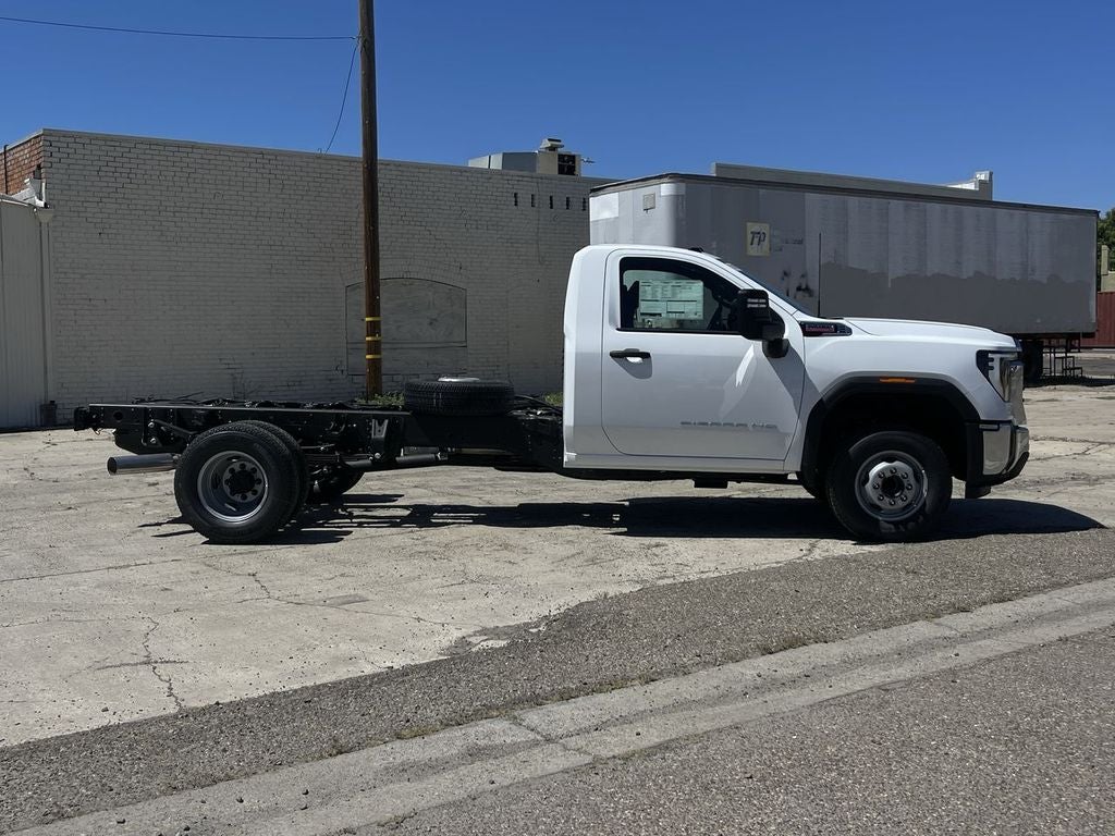 2026 GMC Sierra 3500 HD Chassis Cab Pro