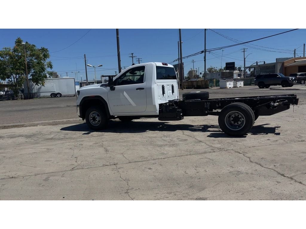 2026 GMC Sierra 3500 HD Chassis Cab Pro
