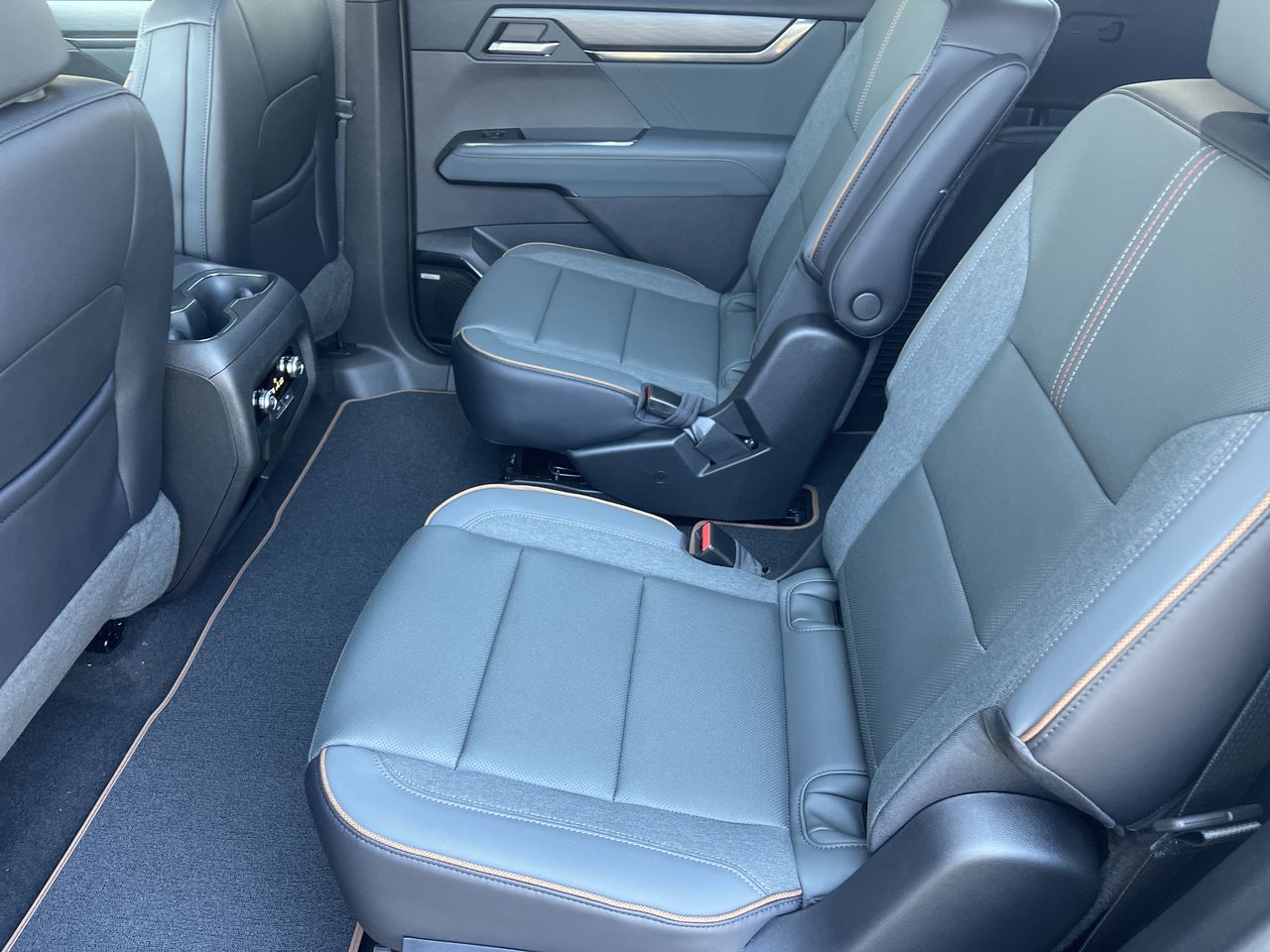 2027 GMC Acadia AT4