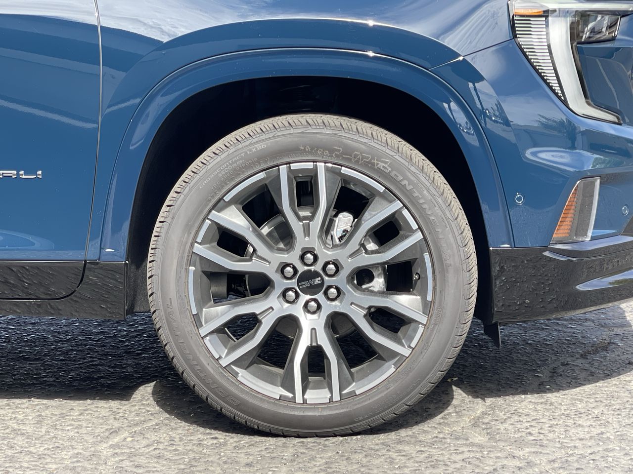 2027 GMC Acadia Denali Ultimate