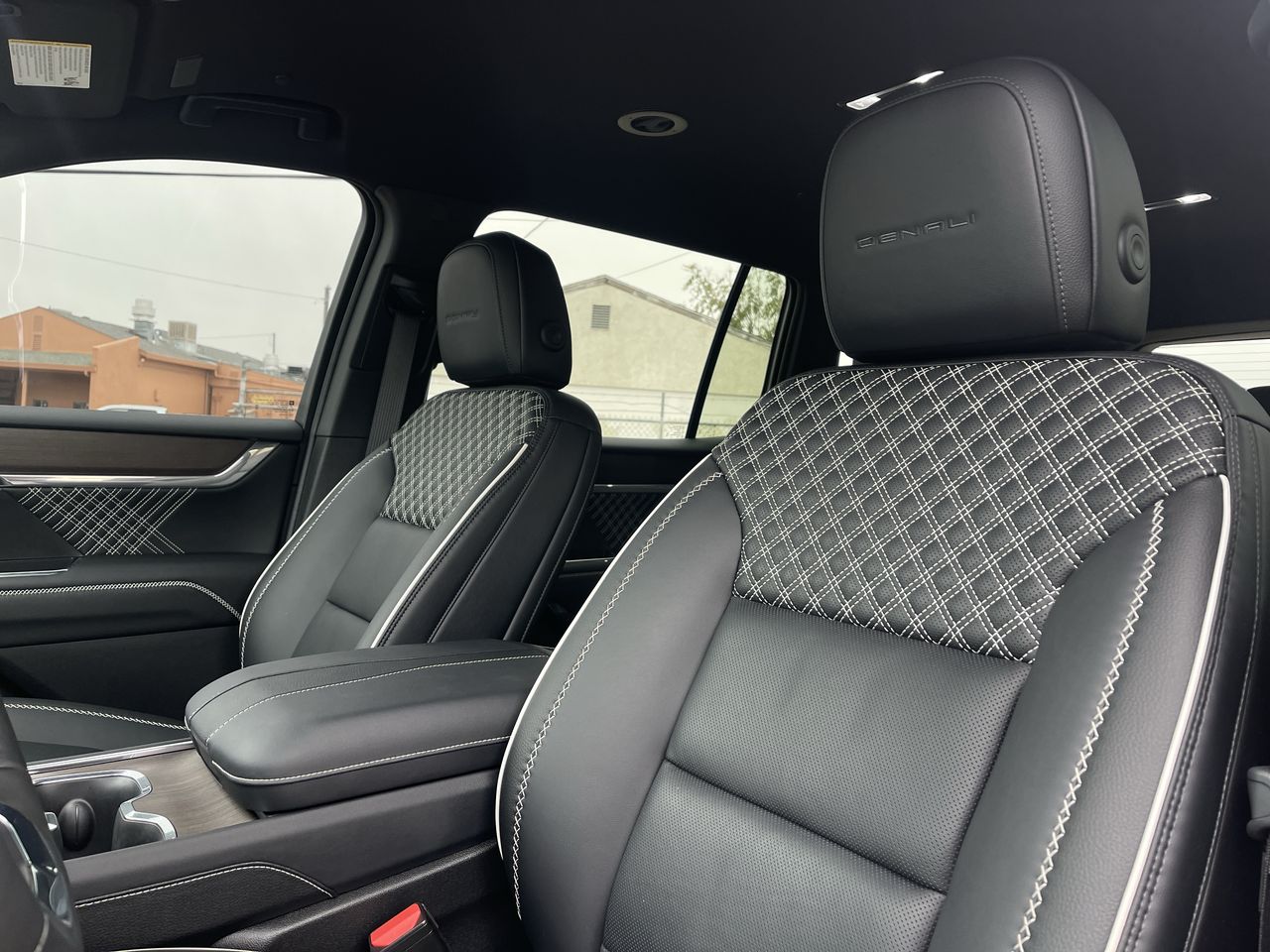 2024 GMC Acadia Denali