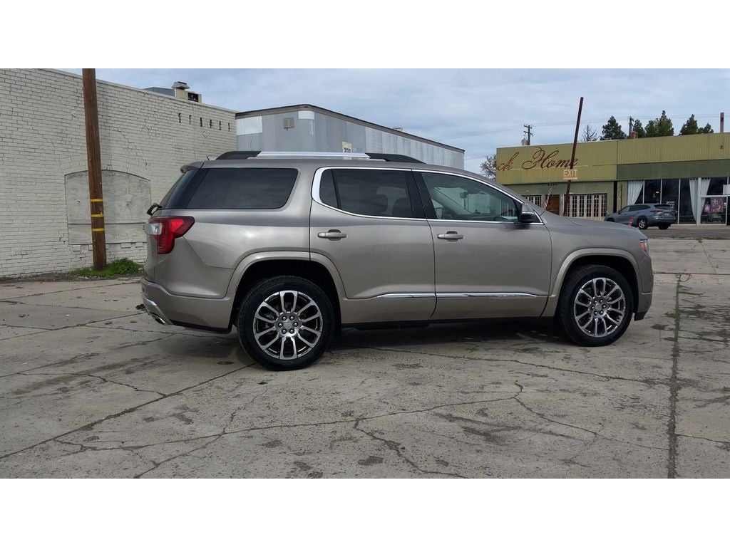 2022 GMC Acadia Denali