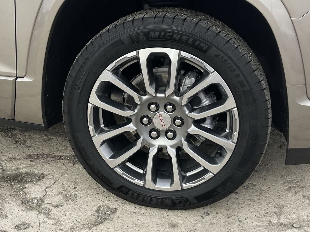 2022 GMC Acadia Denali