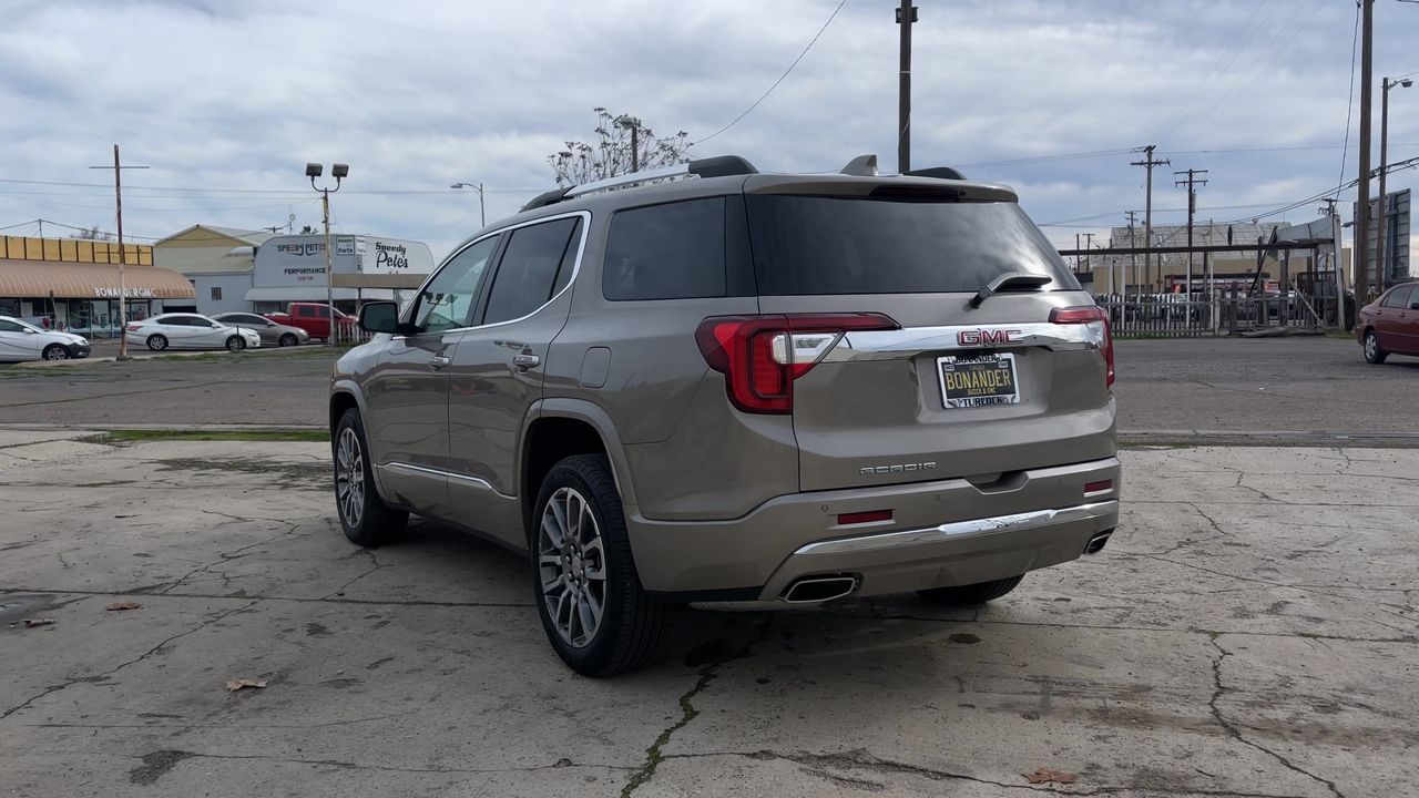 2022 GMC Acadia Denali