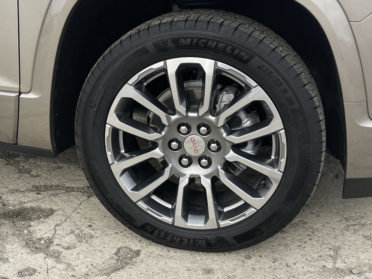 2022 GMC Acadia Denali