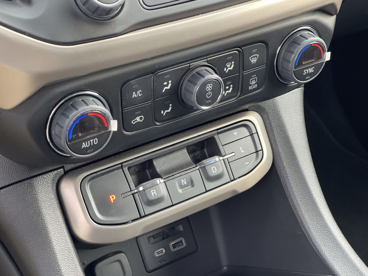 2022 GMC Acadia Denali