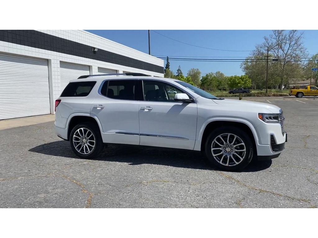 2023 GMC Acadia Denali