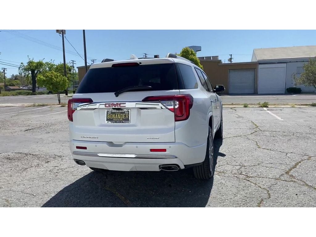2023 GMC Acadia Denali