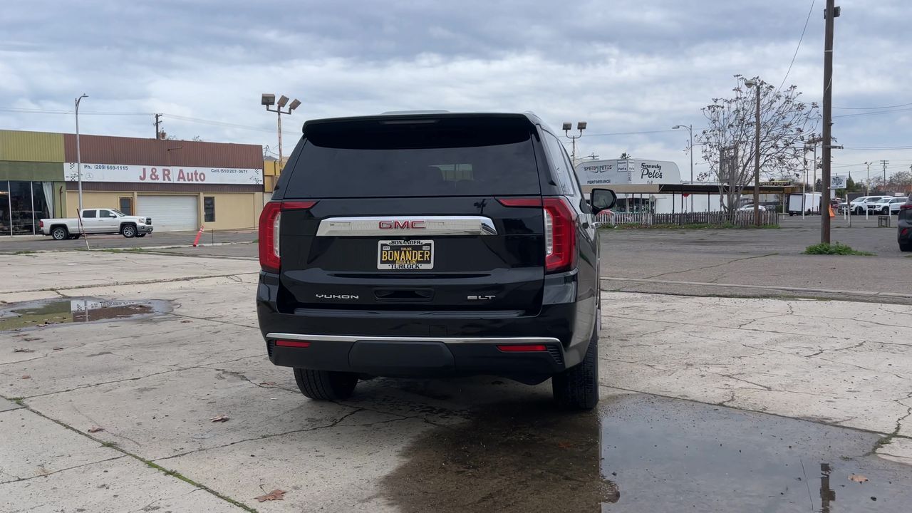 2023 GMC Yukon SLT