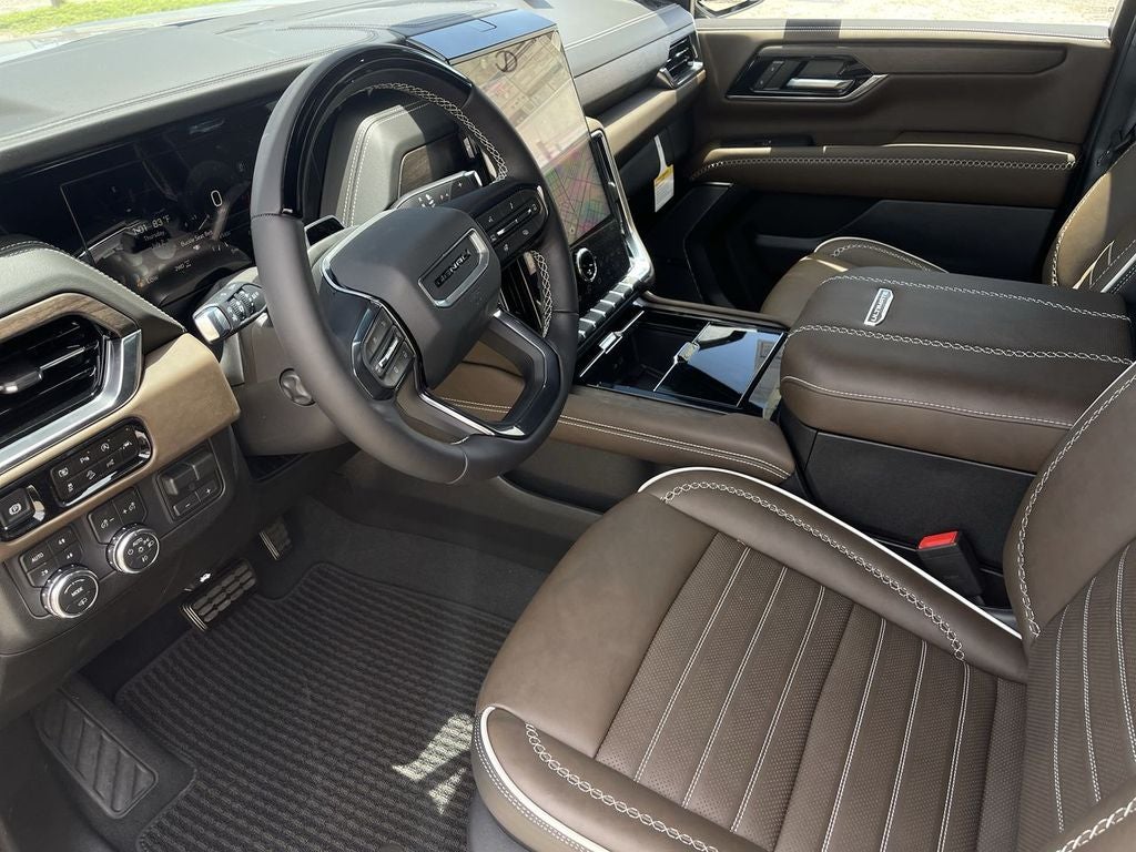 2026 GMC Yukon Denali Ultimate - Photo 10