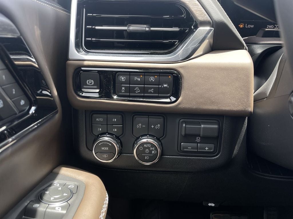 2026 GMC Yukon Denali Ultimate - Photo 18