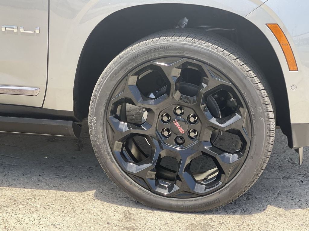 2026 GMC Yukon Denali Ultimate - Photo 33