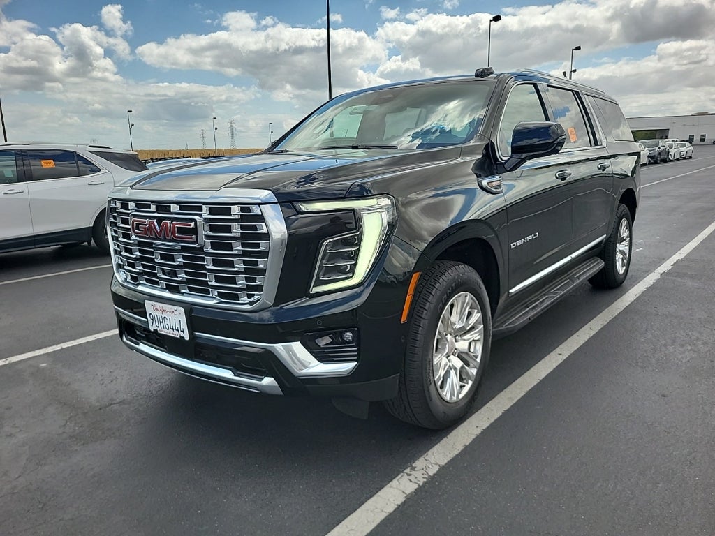 2025 GMC Yukon Denali AWD's photo