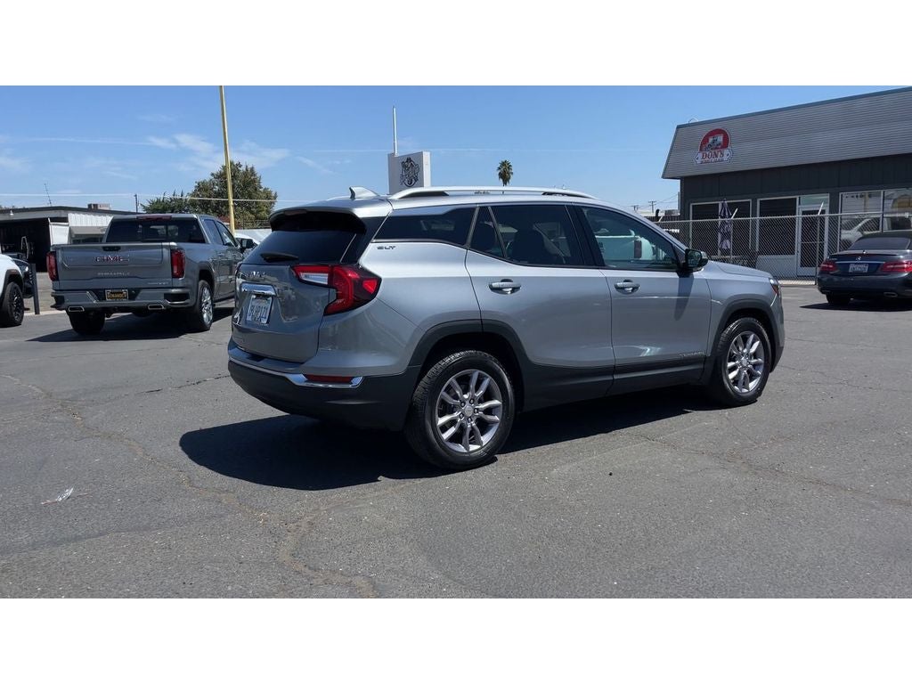 2024 GMC Terrain SLT