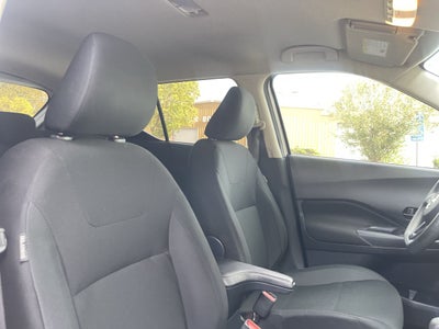 2023 Nissan Kicks S Xtronic CVT