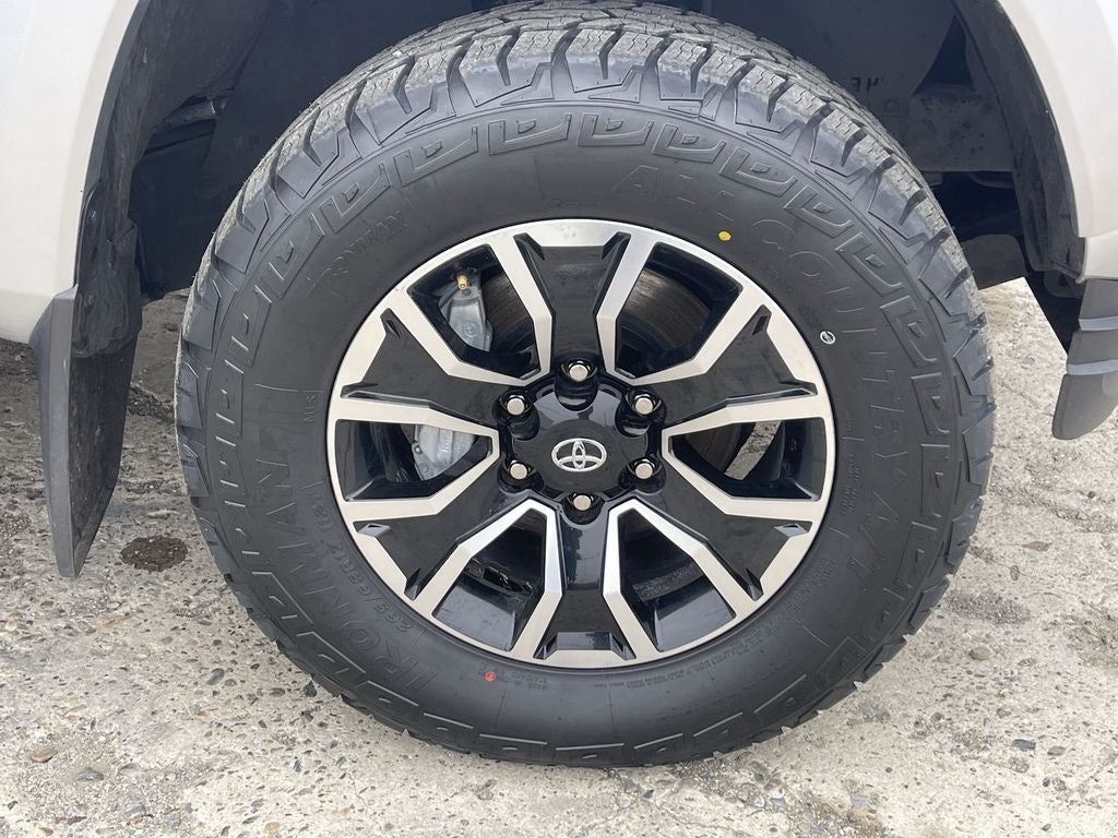 2022 Toyota Tacoma 4WD SR