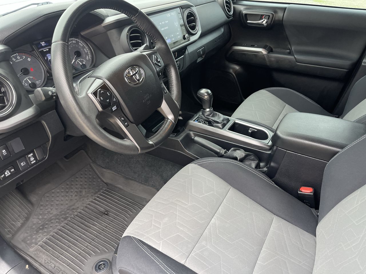 2022 Toyota Tacoma 4WD SR