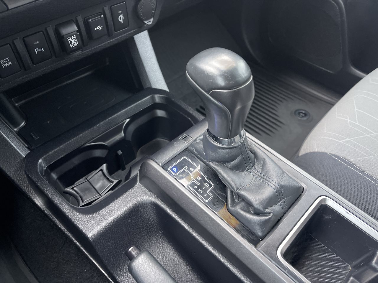 2022 Toyota Tacoma 4WD SR