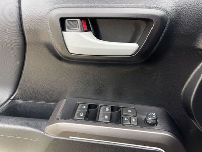 2022 Toyota Tacoma 4WD SR5