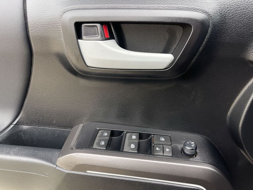 2022 Toyota Tacoma 4WD SR5