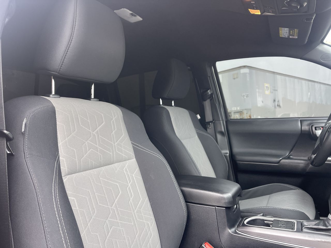 2022 Toyota Tacoma 4WD SR5