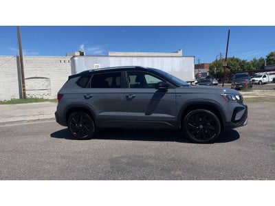 2024 Volkswagen Taos 1.5T SE