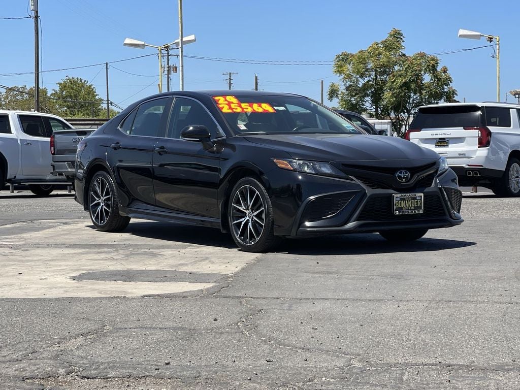 2024 Toyota Camry SE