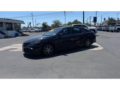 2024 Toyota Camry SE