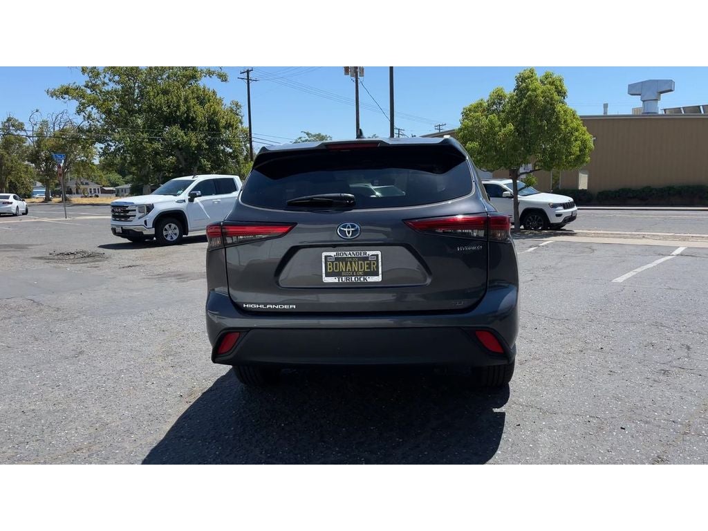 2022 Toyota Highlander Hybrid XLE