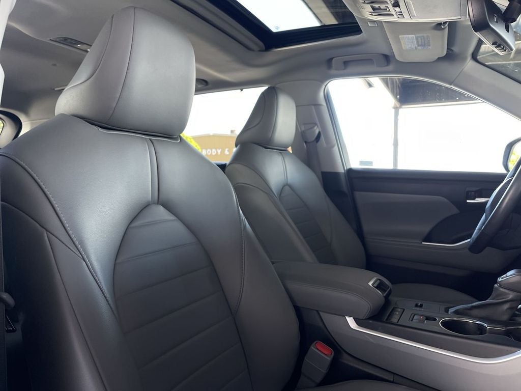 2022 Toyota Highlander Hybrid XLE