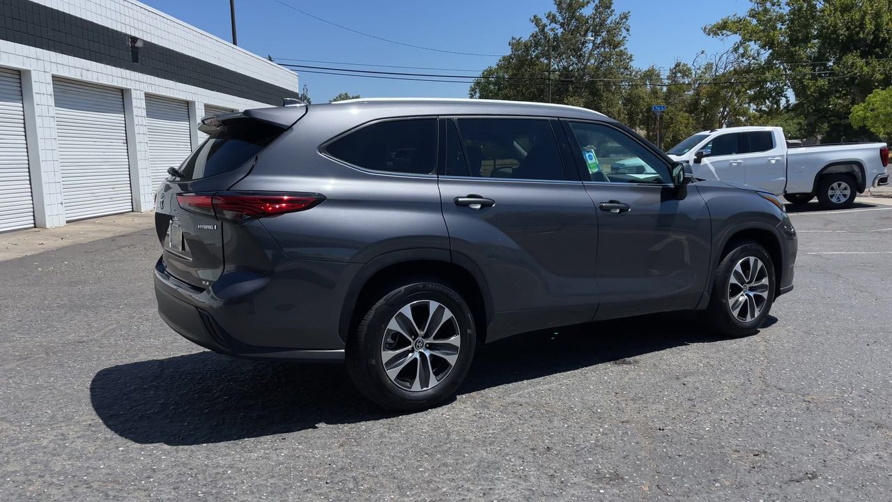 2022 Toyota Highlander Hybrid XLE