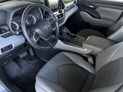 2022 Toyota Highlander Hybrid XLE