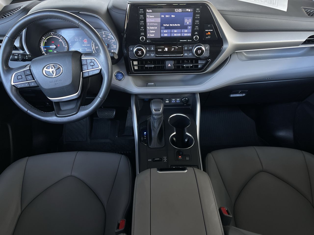 2022 Toyota Highlander Hybrid XLE