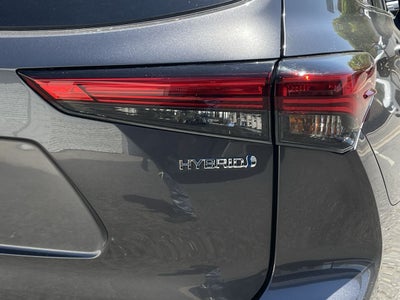 2022 Toyota Highlander Hybrid XLE