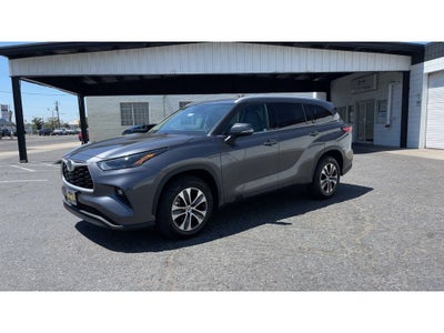 2022 Toyota Highlander Hybrid XLE