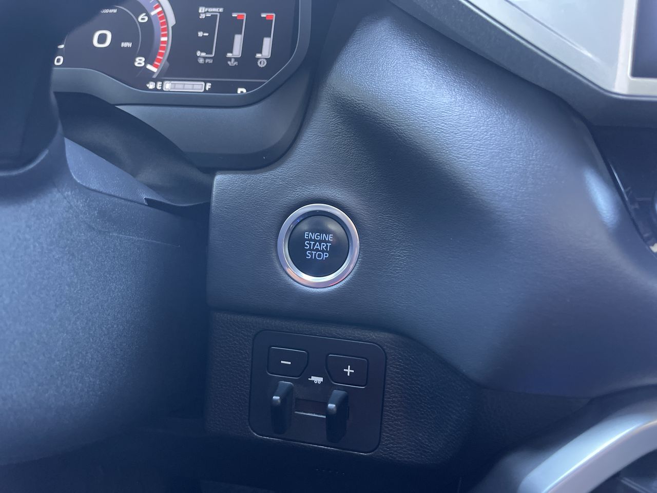 2024 Toyota Tundra Platinum - Photo 18