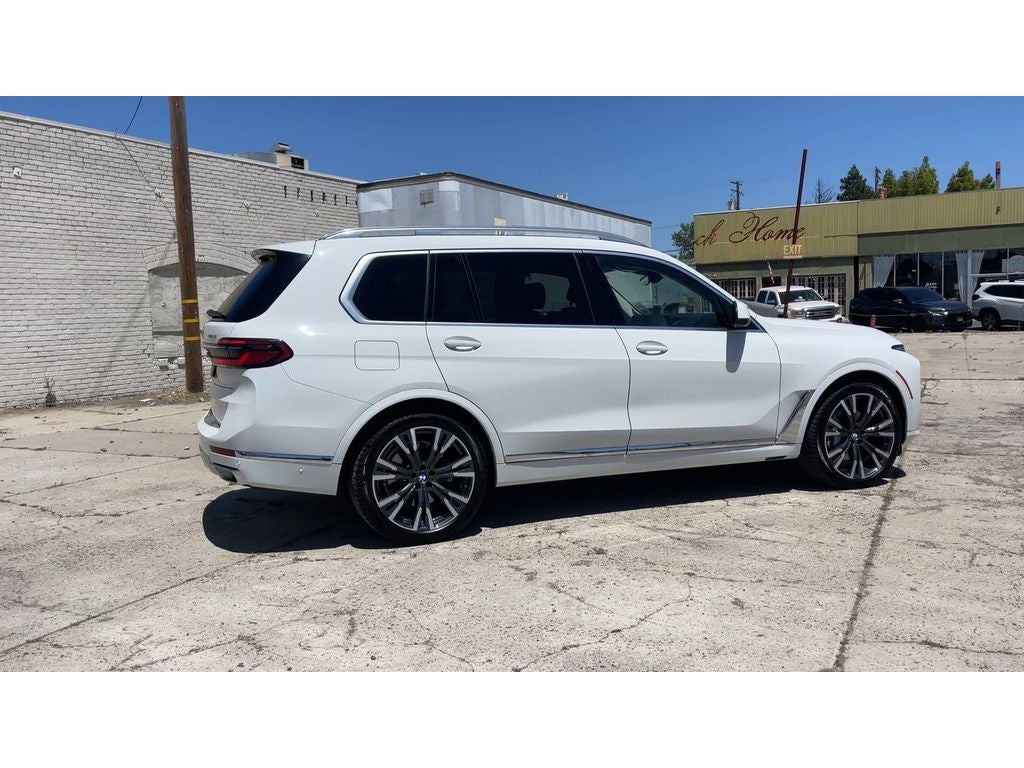 2024 BMW X7 xDrive40i