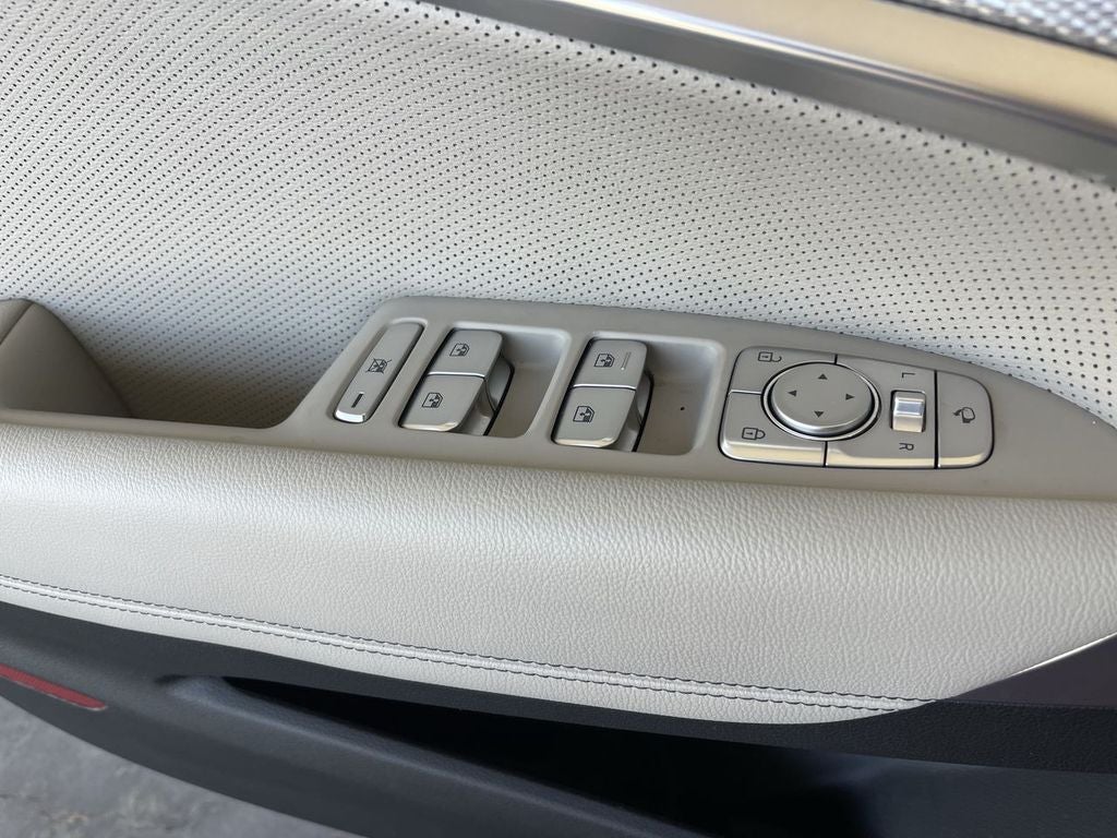 2022 Genesis G70 2.0T