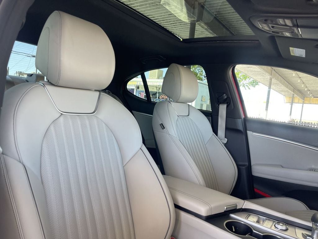 2022 Genesis G70 2.0T