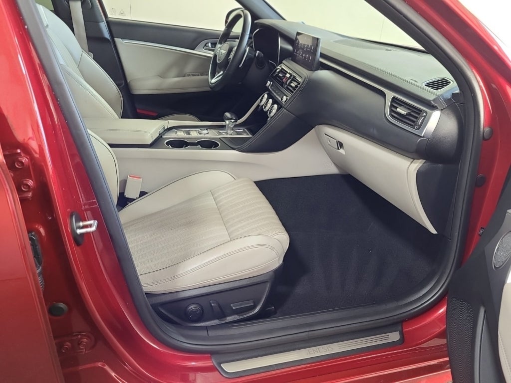 2022 Genesis G70 2.0T