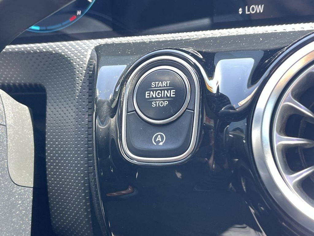 2022 Mercedes-Benz A 220 A 220