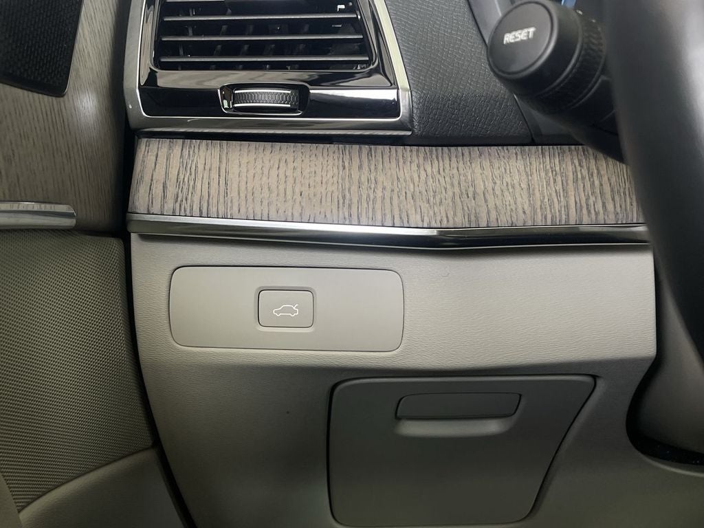 2023 Volvo XC90 Plus