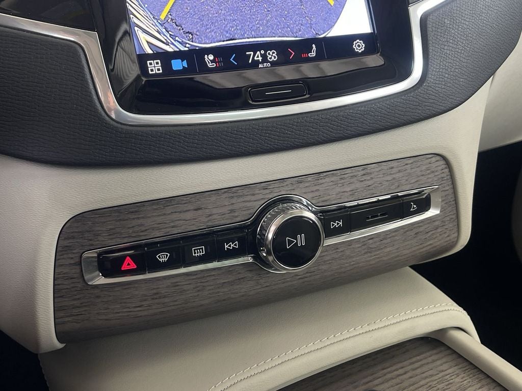 2023 Volvo XC90 Plus