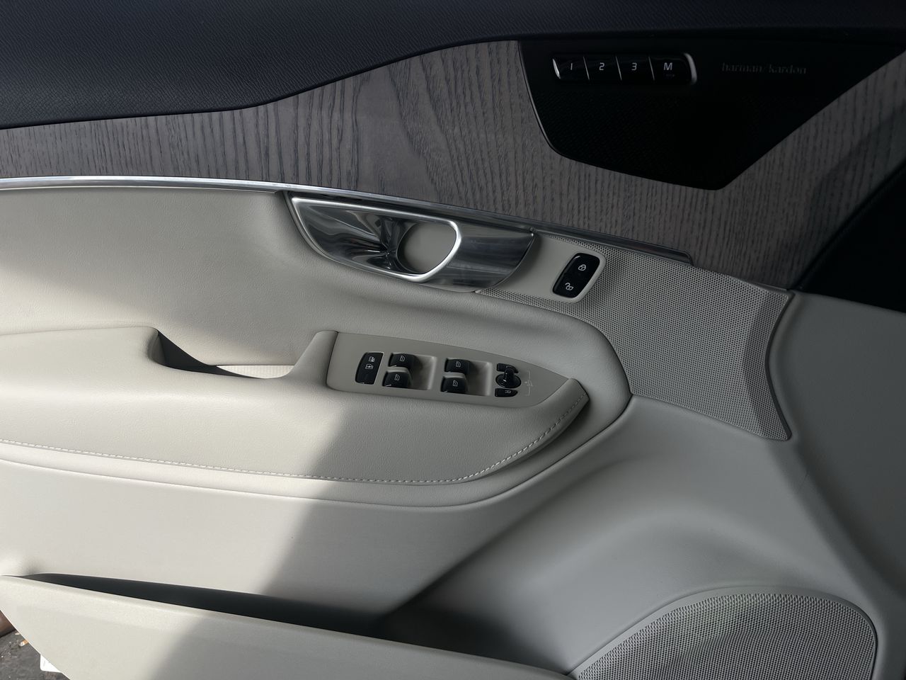 2023 Volvo XC90 Plus