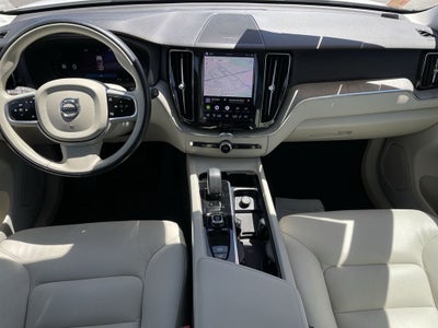2023 Volvo XC60 B5 Plus Bright Theme