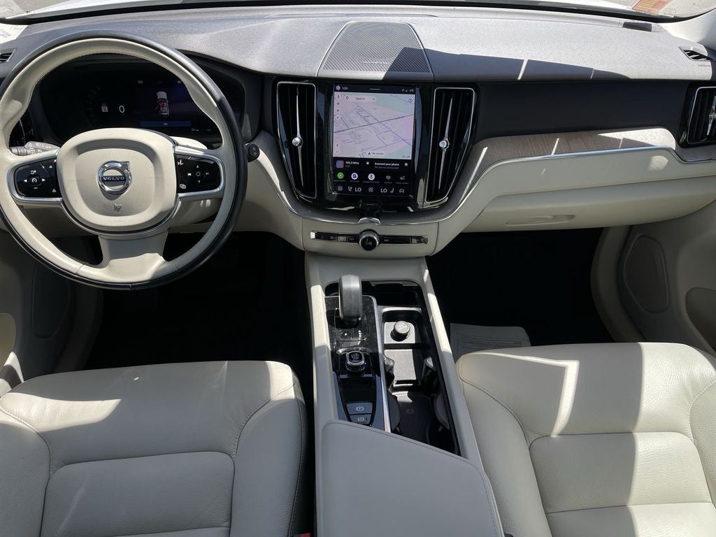 2023 Volvo XC60 B5 Plus Bright Theme